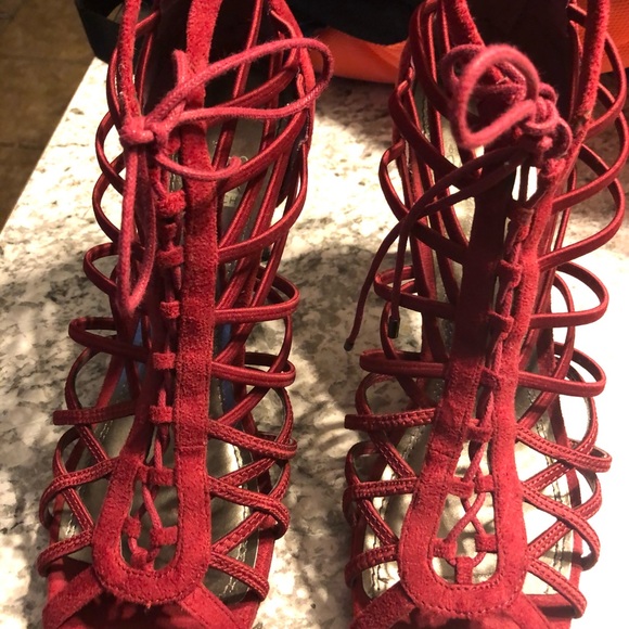 Raspberry color heels. Size 10 - Picture 3 of 3
